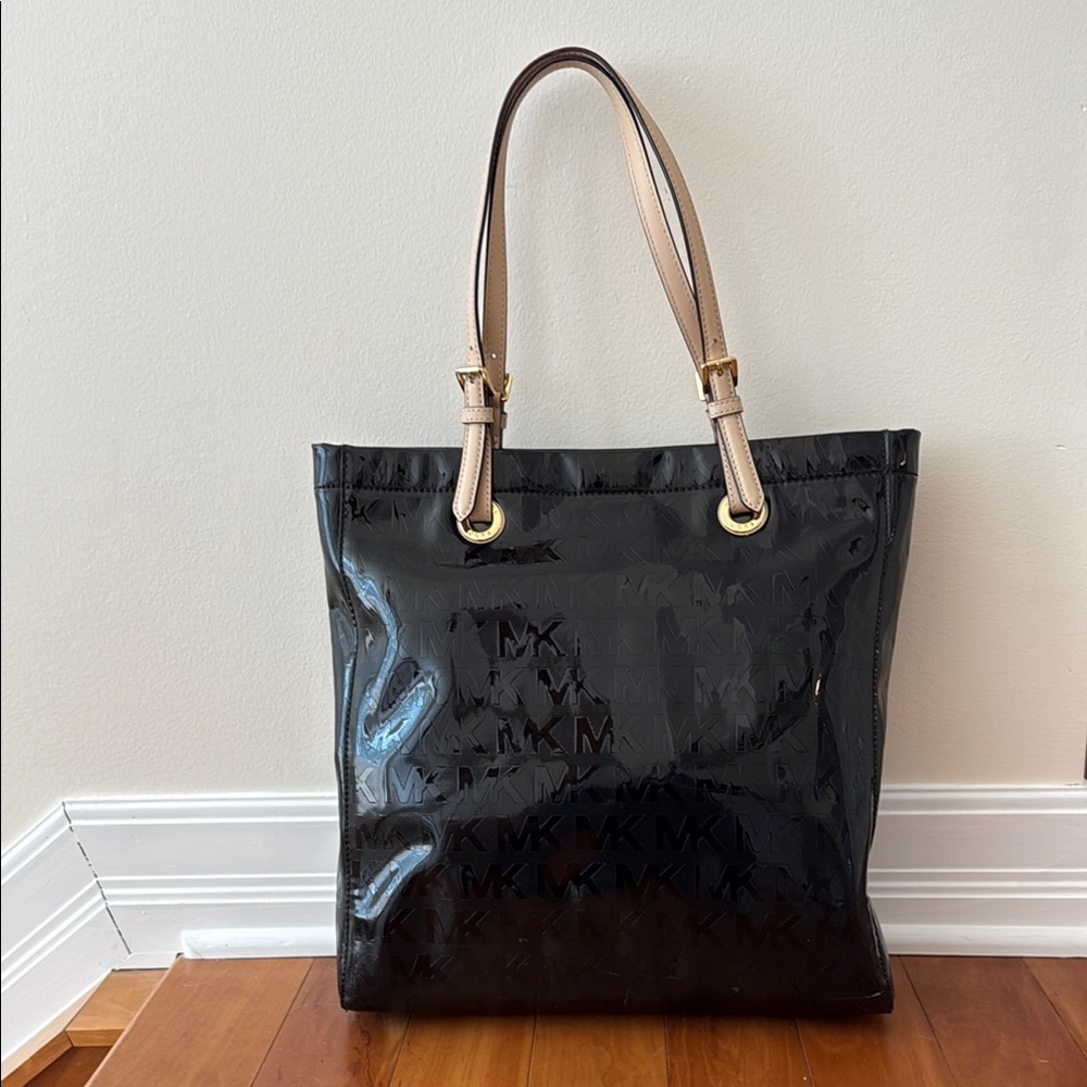 Black patent Michael Kors Jet Set tote bag